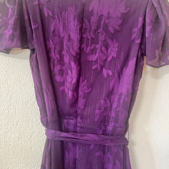 DKNY - Picture 6 of 7